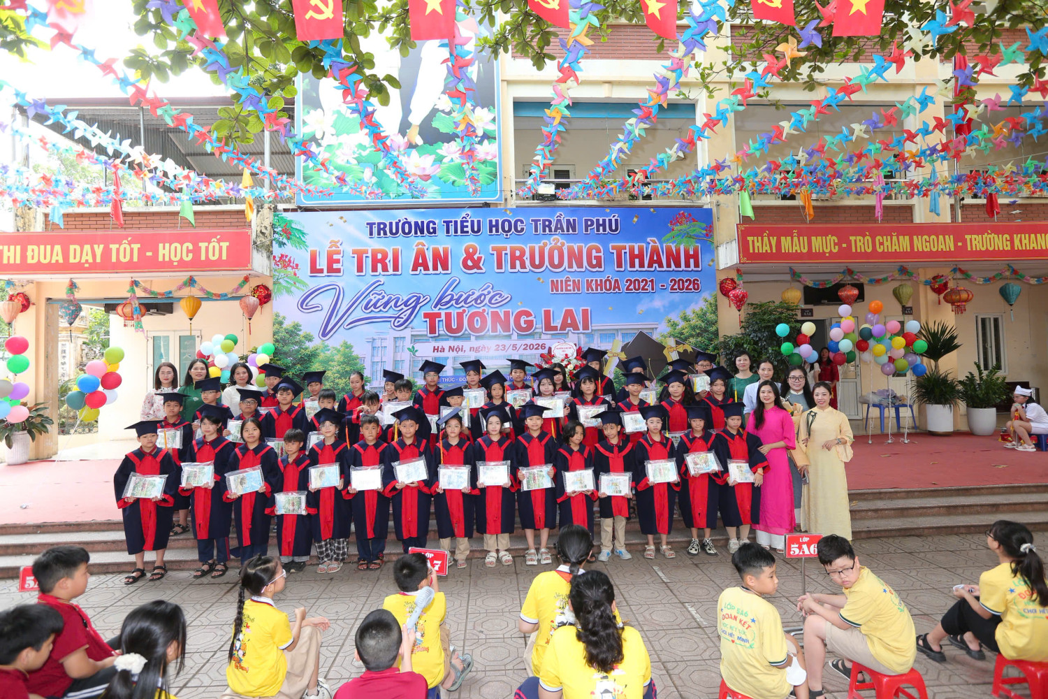 Lễ trưởng thành và tri ân của HS khối 5 trường TH Trần Phú